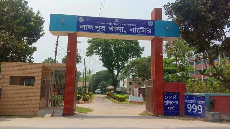 12 arrested for hacking expatriates' emojis and defrauding them