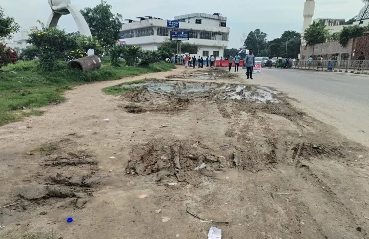 92bcaa2ad4534d9e93433765e67737d1