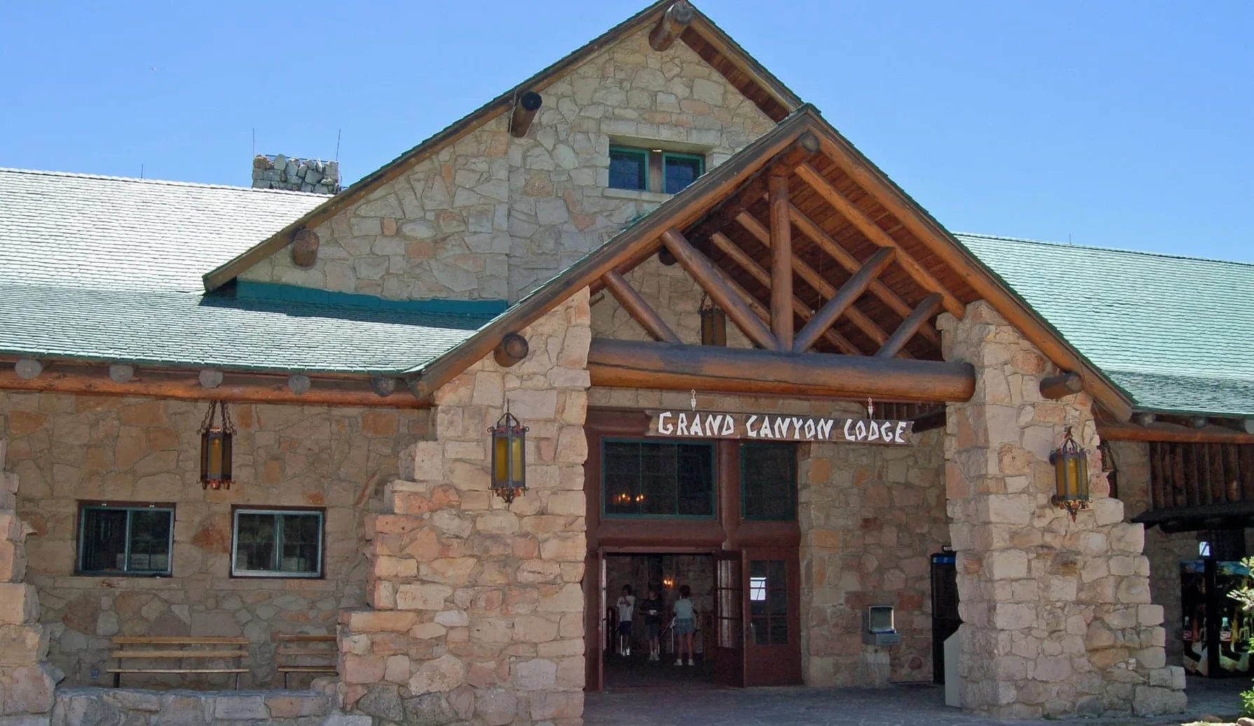 America is once again hit by terrible wildfires!