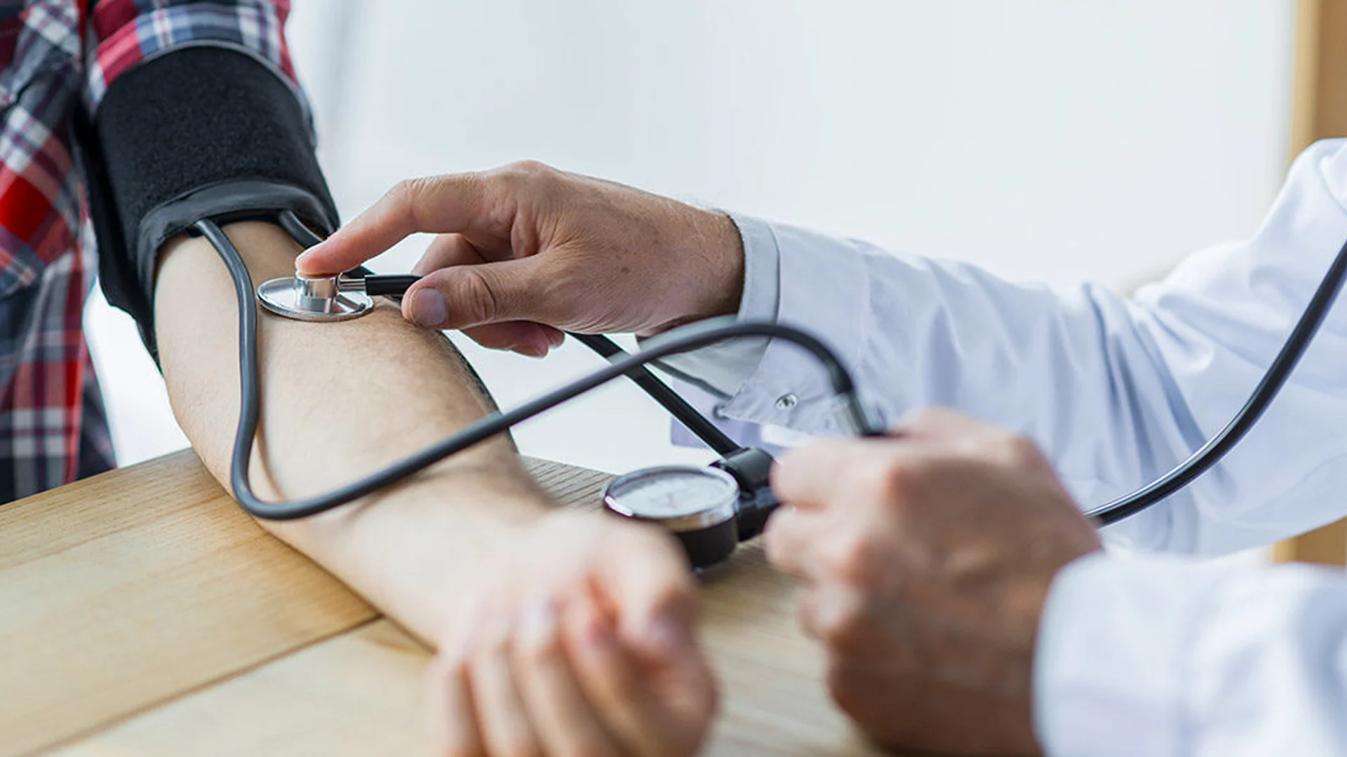 Irregularities in health screening of expatriates heading to the middle east