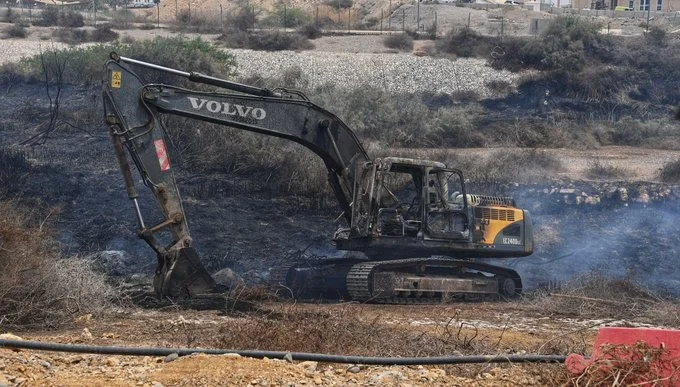 Massive fire breaks out in oman's bausha region1