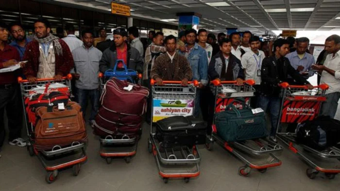 প্রবাসী দেশে ফিরেছেন