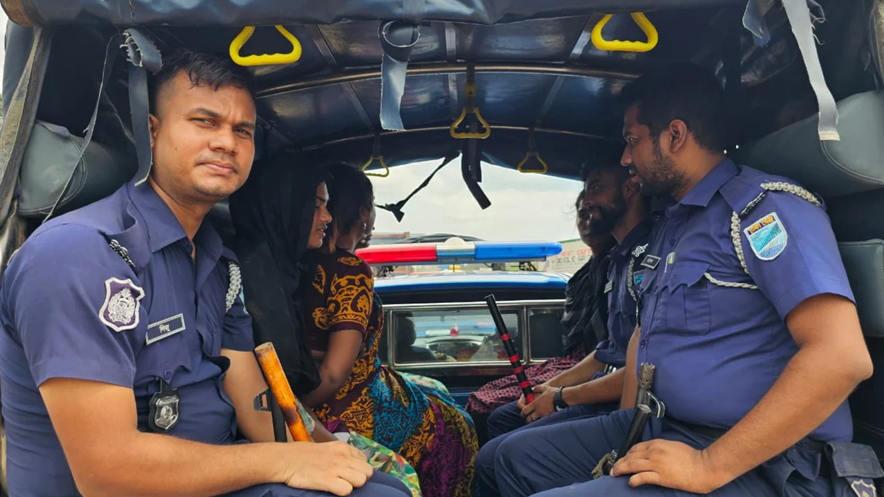 12 transgenders arrested for extortion and beating expatriates on highway