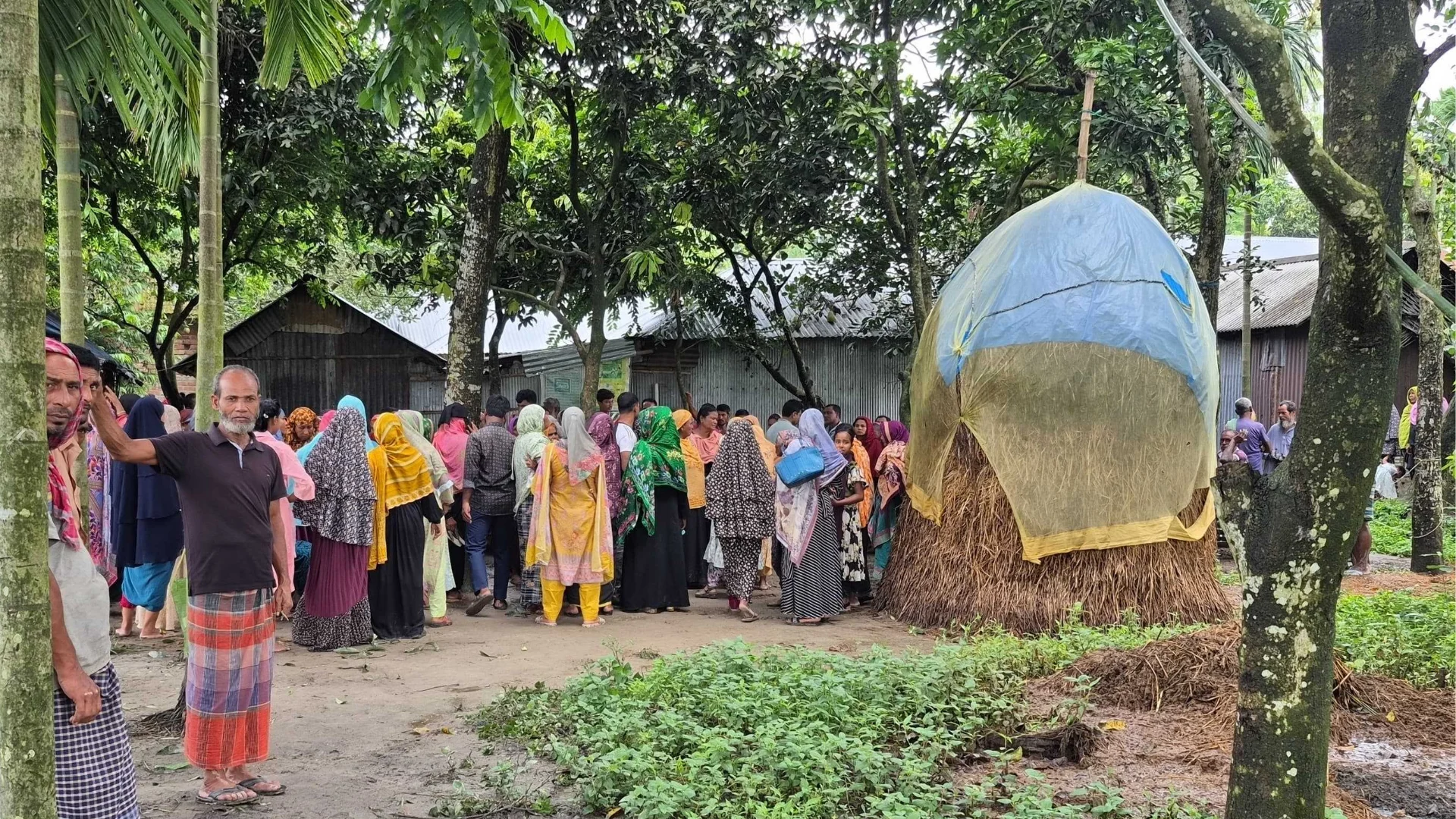 Expatriate's wife and son hacked to death, gold and cash looted