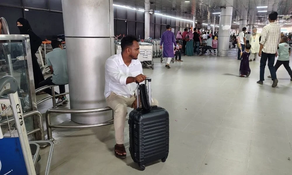 Gold and cosmetics brought for the bride were lost from an expatriate's luggage at the airport