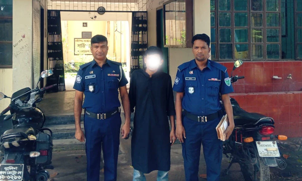 Met an expatriate's wife while seeking treatment, what h