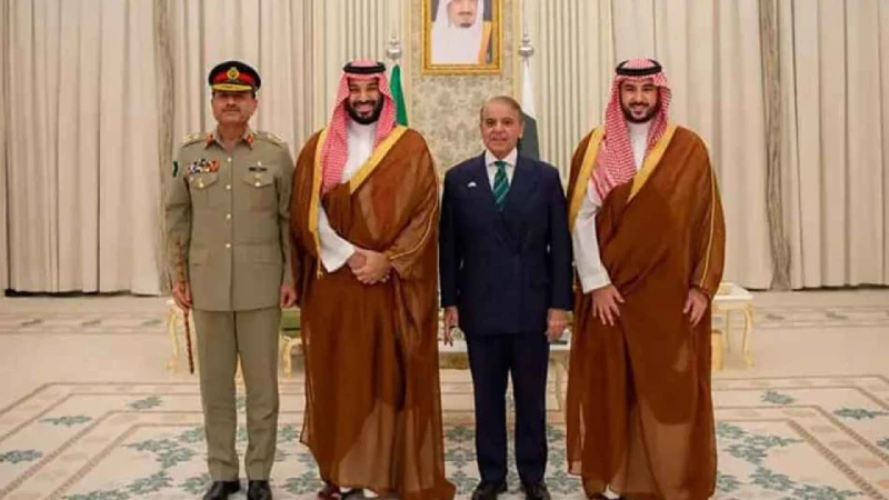 Saudi arabia signs defense deal with pakistan