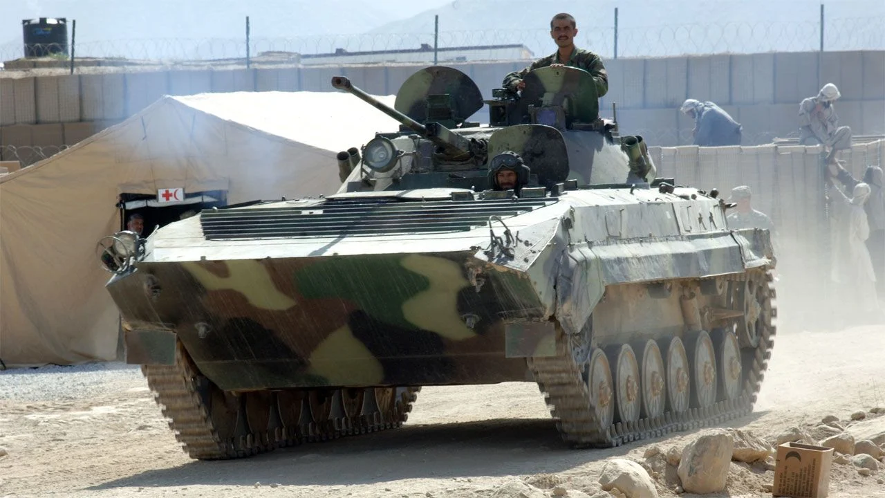 Afghanistan deploys tanks and heavy weapons on pakistan border