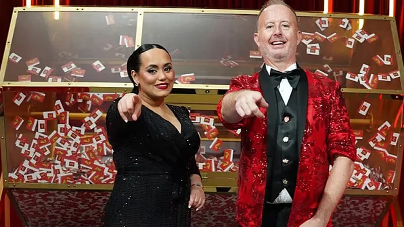 This time, an expatriate bangladeshi man is lucky to have his wife.