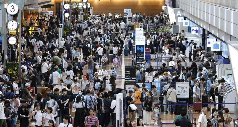 70 percent of airport toilets are useless, so...
