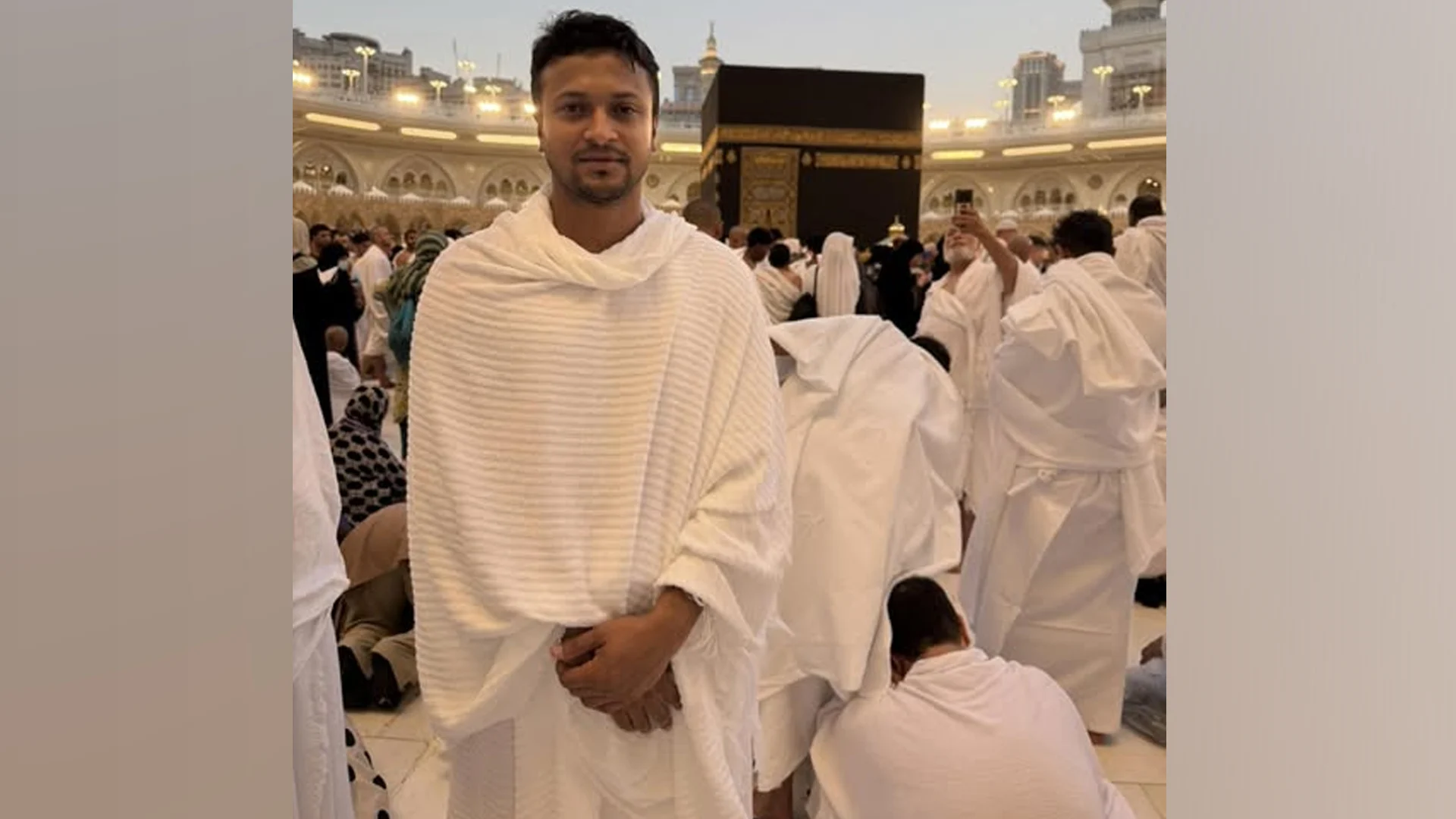 Shakib Al Hasan asks for prayers for the country