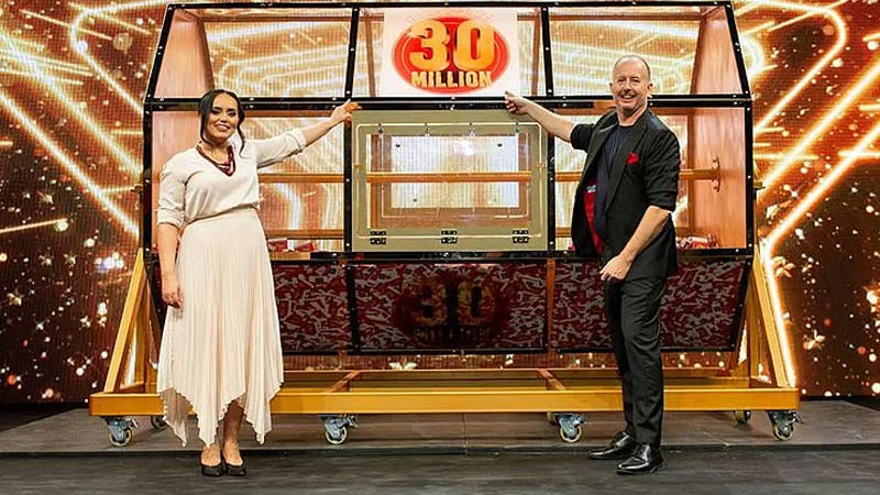 6 expatriates, including Bangladeshis, win over Tk 102 crore