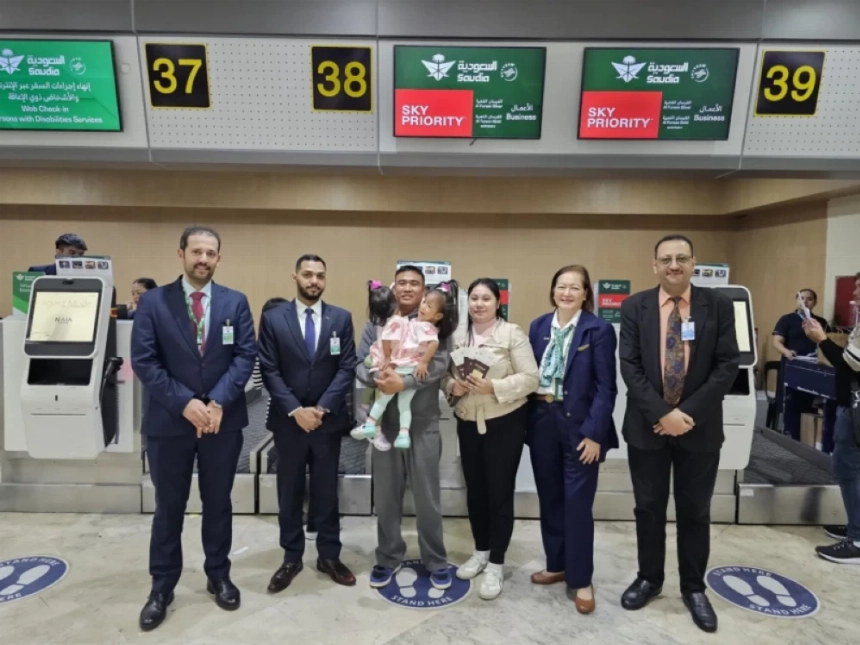 Filipino conjoined twins, Olivia and Gianna, arrive in Riyadh