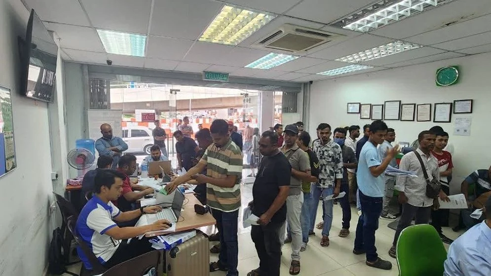 High Commissioner's consular services at the doorstep of Malaysian expatriates