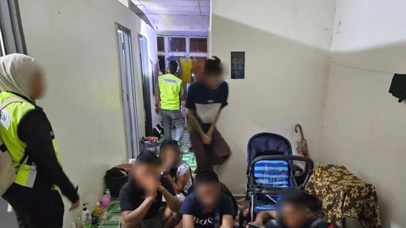 45 expatriates, including 4 Bangladeshis, arrested in Malaysia raid
