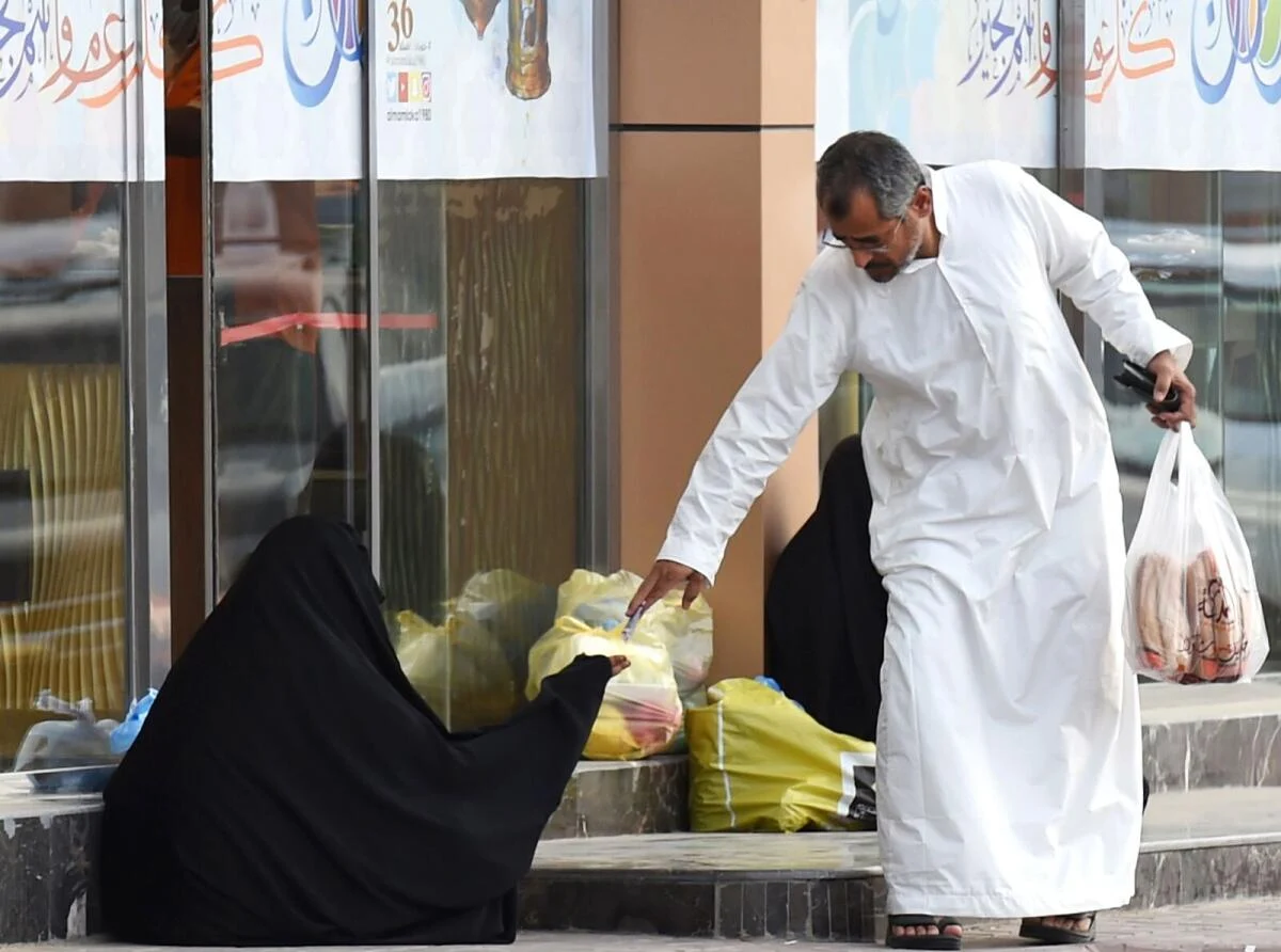 Dubai man disguised as woman arrested for begging
