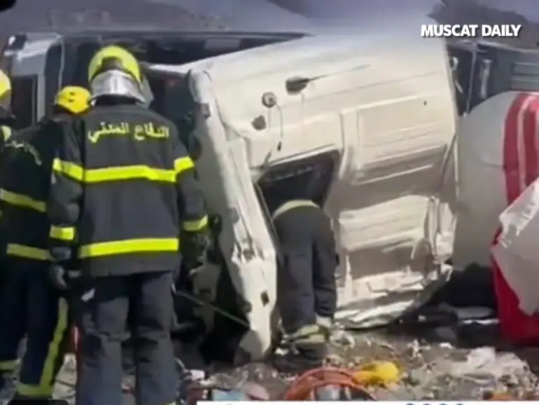 Driver killed after truck overturn involving hazardous materials in Buraimi 770x578