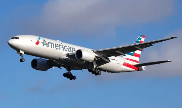 American Airlines plane flying 081726 6e1cfebe38dd487a8c990840d2b24fb5