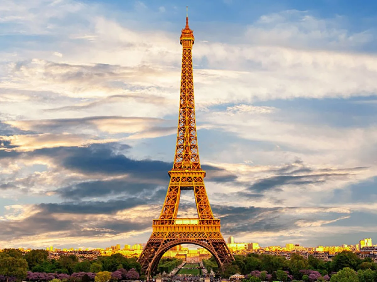 Eiffel tower 1200x900